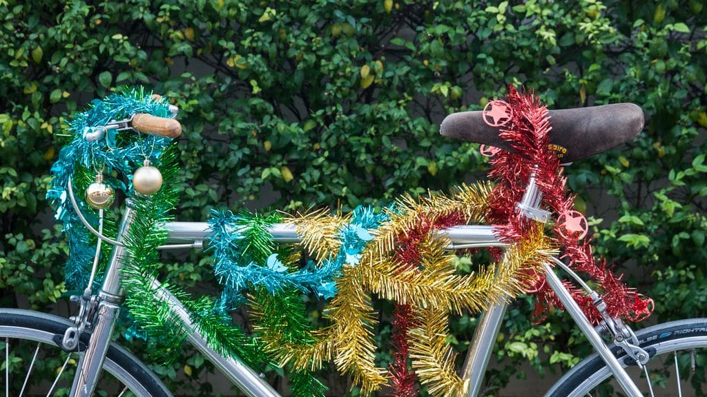 5 idées cadeaux pour cyclistes : les équipements vélos à offrir à Noël